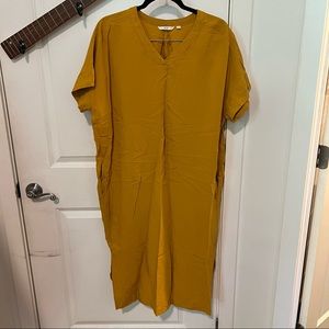 Uniqlo Linen Short Sleeve Tunic Kaftan with V neck and side Slits